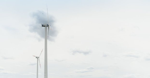Pali się turbina na farmie wiatrowej między Kołobrzegiem a Koszalinem