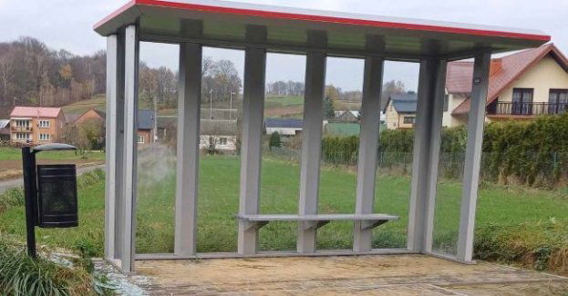 Wybił szybę na przystanku, zatrzymali go świadkowie