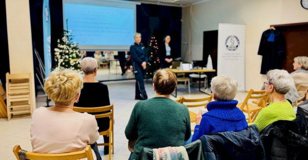 Warsztaty dla seniorów w Słupsku uczą jak unikać oszustw