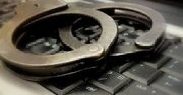 Chciała sprzedać sukienkę straciła 5 tysięcy złotych