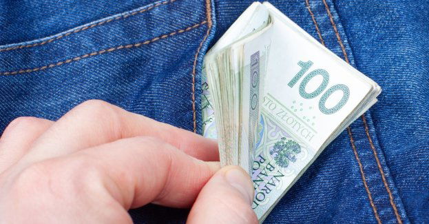 Zarzuty dla 52-latka, który ukradł listonoszowi saszetkę z 6 tys. zł