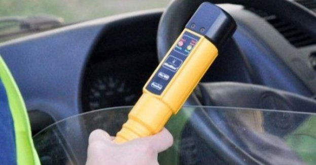 Miał ponad 3,5 promila. Został ujęty przez innego kierowcę i będącą na wolnym policjantkę