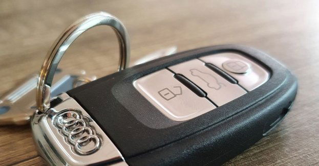 Dąbrowscy policjanci uwolnili dziecko z zatrzaśniętego pojazdu