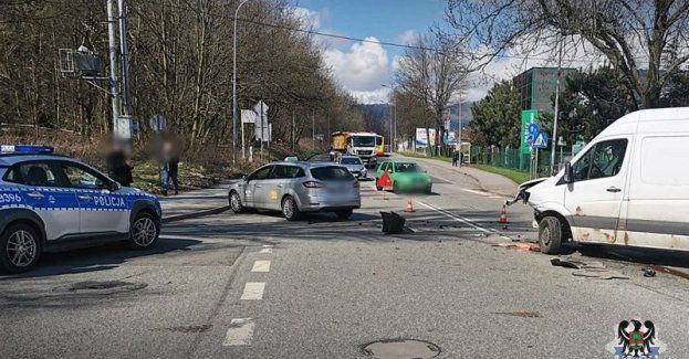 Groźnie wyglądające zdarzenie drogowe na Sobięcinie
