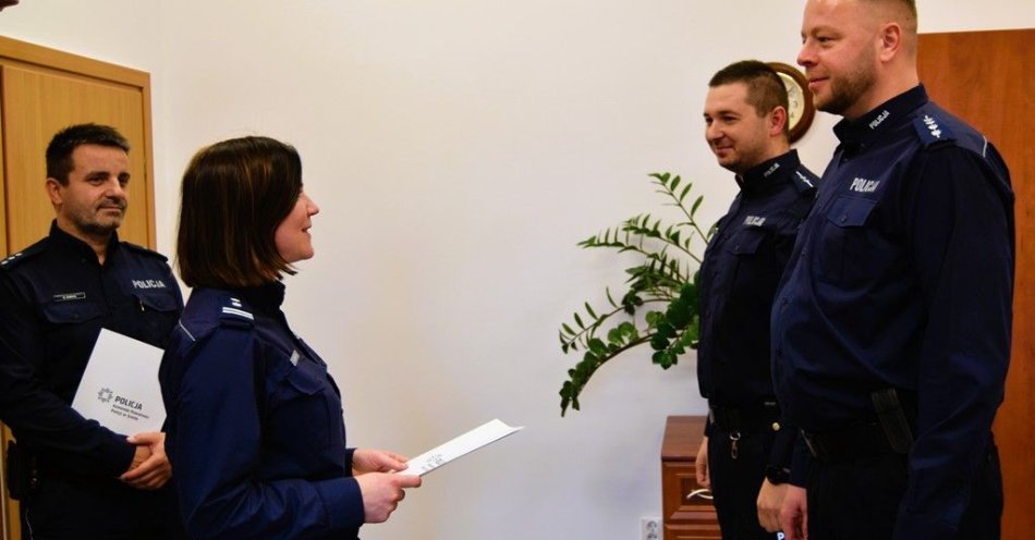 zdjęcie: Awans w śremskiej policji Kierownik posterunku i szef dzielnicowych / fot. KPP Śrem