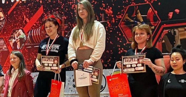 Radzyńska Policjantka na podium II Pucharu Polski w Wyciskaniu Sztangi Leżąc
