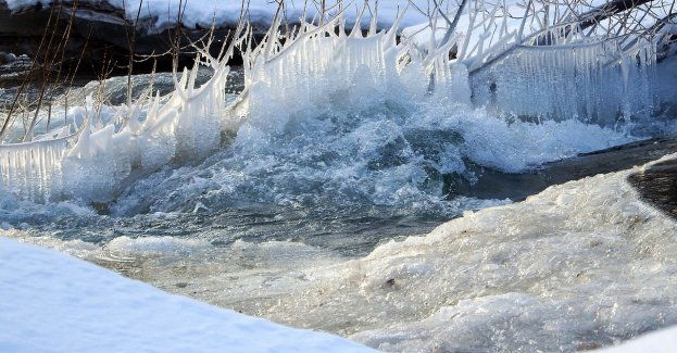 W czwartek niebezpieczna pogoda - silne wiatry, gołoledź, a także deszcz i śnieg