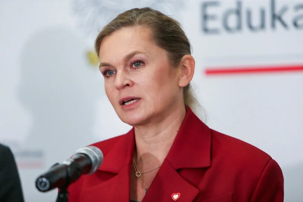 zdjęcie: Nowacka: 1 września w Polsce jest dniem wyjątkowym / Gorzów Wielkopolski, 27.10.2025. Minister Edukacji Barbara Nowacka podczas konferencji, przed udziałem w Lubuskim Okrągłym Stole Uczniowskim pod hasłem