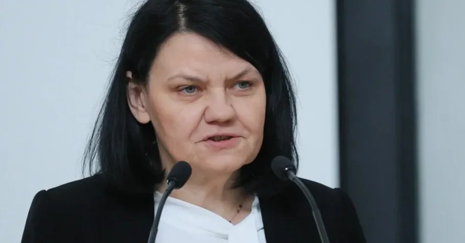 zdjęcie: Rząd: pierwszy transport rannych z Węgier w poniedziałek wieczorem / Warszawa, 11.03.2026. Wiceminister zdrowia Katarzyna Kacperczyk na konferencji prasowej w siedzibie resortu w Warszawie, 11 bm. Temat spotkania: projekt nowej listy leków refundowanych, która będzie obowiązywać od 1 kwietnia 2026 r. (amb) PAP/Rafał Guz