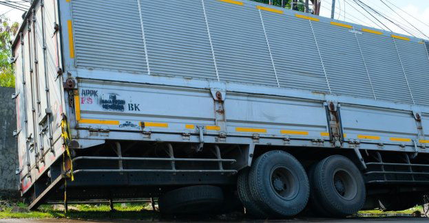 Po kolizji ciężarówki odblokowany jeden pas DK92 w kierunku Wrześni (aktl.)