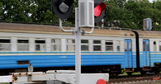 Wstrzymany ruch pociągów po śmiertelnym wypadku na torach pod Zamościem