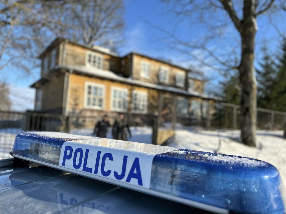 zdjęcie: Zima zagraża życiu: jak pomóc bezdomnym i samotnym / fot. KPP Sejny