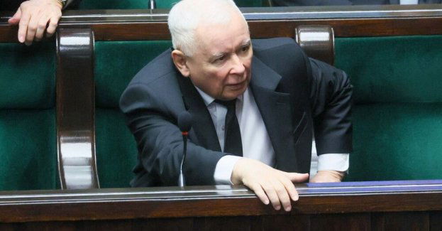 Prezes PiS: Orlen „po cichu” podnosi hurtowe ceny paliw