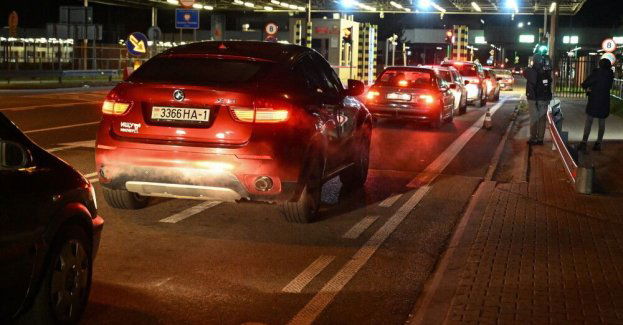Kolejki samochodów do przejść z Białorusią, gdzie wznowiono ruch graniczny