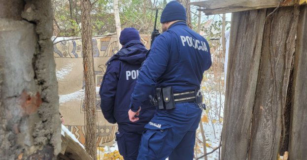 Zimowy alarm dla bezdomnych: jak pomóc i gdzie dzwonić