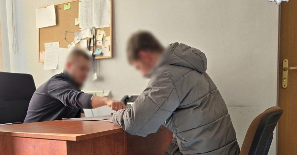 zdjęcie: 22 letni usłyszał zarzut znęcania się nad psem przy kaloryferze / fot. KMP w Świętochłowicach