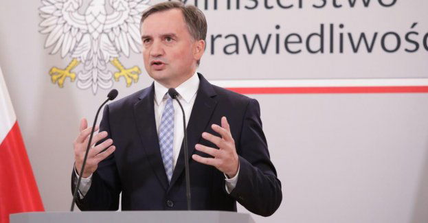 Z. Ziobro skierował wniosek do TK ws. unijnego zakazu rejestracji aut spalinowych