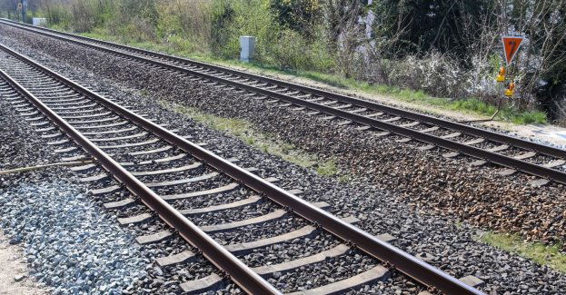 Po wypadku wstrzymano ruch pociągów na trasie Gdynia Orłowo - Gdynia Główna