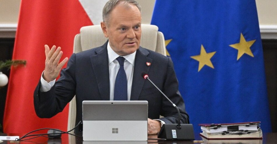 zdjęcie: Premier: pokój jest na horyzoncie, kluczowa - deklaracja USA ws. gwarancji bezpieczeństwa dla Ukrainy / Warszawa, 30.12.2025. Premier Donald Tusk przed rozpoczęciem posiedzenia rządu w KPRM w Warszawie, 30 bm. Rada Ministrów zajmie się m.in. projektem ustawy o statusie osoby najbliższej. (ad) PAP/Radek Pietruszka