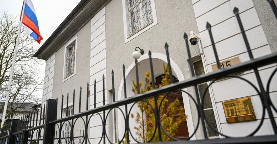 zdjęcie: Gdańsk: Rosjanie od wielu lat nie płacili za użytkowanie budynku przy ul. Batorego / Gdańsk, 19.11.2025. Siedziba konsulatu Federacji Rosyjskiej w Gdańsku, 19 bm. Szef MSZ Radosław Sikorski ogłosił decyzję o wycofaniu zgody na funkcjonowanie mieszczącego się w Gdańsku, ostatniego w naszym kraju rosyjskiego konsulatu. (amb) PAP/Adam Warżawa