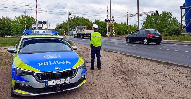 Zachowajmy ostrożność na przejazdach kolejowych