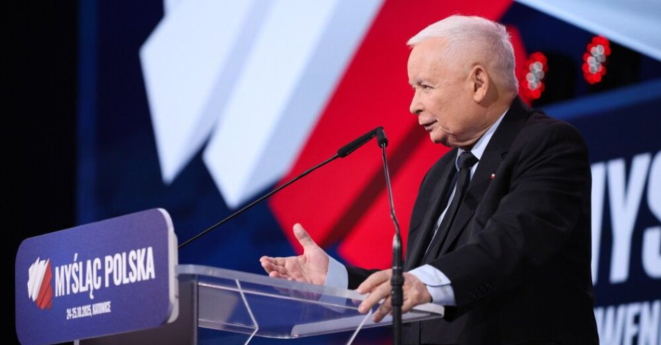 zdjęcie: Kaczyński na konwencji PiS: czeka nas długa droga, która zakończy się nowym programem dla Polski / Katowice, 24.10.2025. Prezes PiS Jarosław Kaczyński podczas wystąpienia programowego w trakcie konwencji programowej Prawa i Sprawiedliwości w Międzynarodowym Centrum Kongresowym w Katowicach, 24 bm. Konwencja odbywa się pod hasłem „Myśląc: Polska”. W ramach konwencji przewidziano łącznie 132 panele dyskusyjne dotyczące m.in. bezpieczeństwa, spraw zagranicznych, wojska i zdrowia. (sko) PAP/Art Service