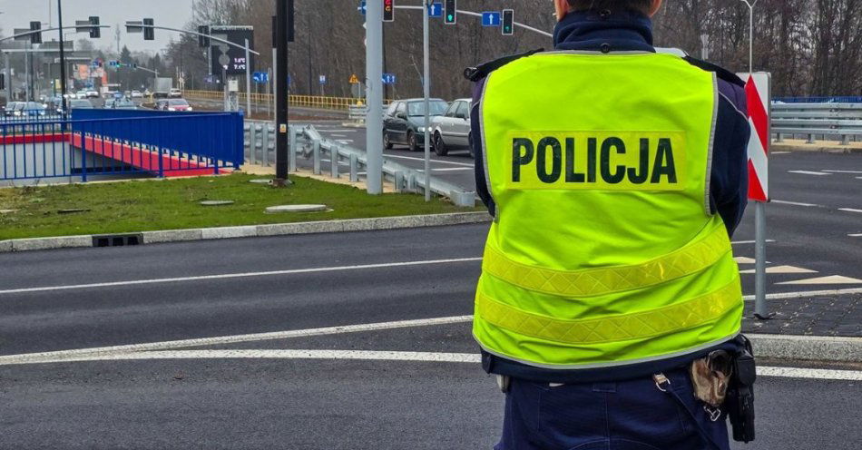 zdjęcie: MotoMikołaje przejechali Świętochłowice i rozdali prezenty / fot. KMP w Świętochłowicach