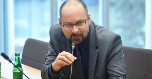 PAP przekazała na rzecz WOŚP siedem zdjęć z autografami gwiazd sportu, filmu i estrady