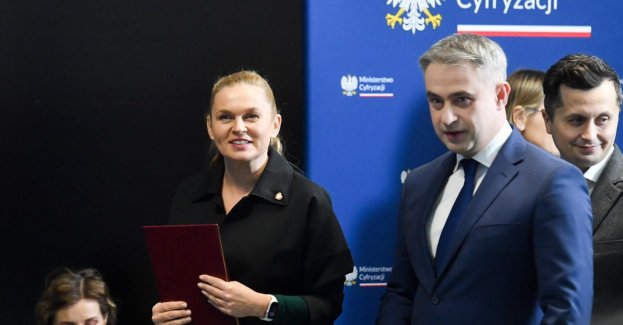 K. Gawkowski i B. Nowacka poinformowali o zawieszeniu programu "Laptop dla ucznia"