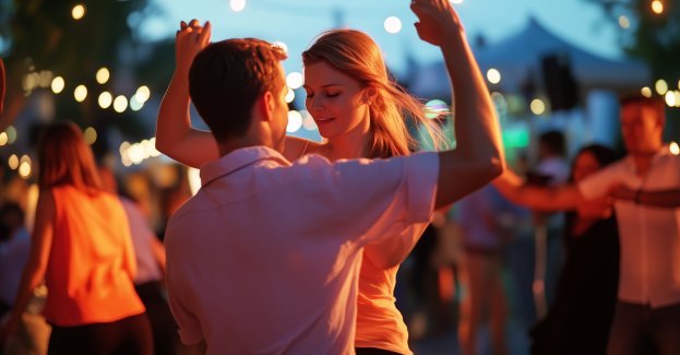 Na katowicki rynek powróciły potańcówki. Roztańczony Wyspiański