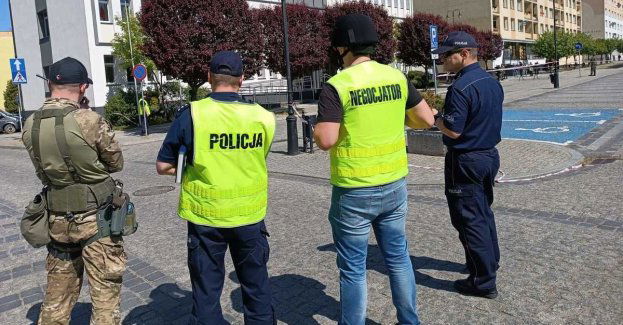 Współpraca służb podczas wspólnych ćwiczeń przy Placu 3-go Marca w Świdwinie