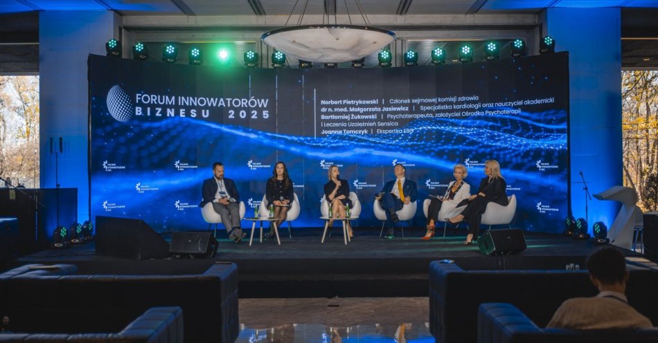 zdjęcie: Debata: papierosy, alkohol i otyłość to dziś główne zagrożenia dla zdrowia pracowników / Fot. Michał Jędrzejewski