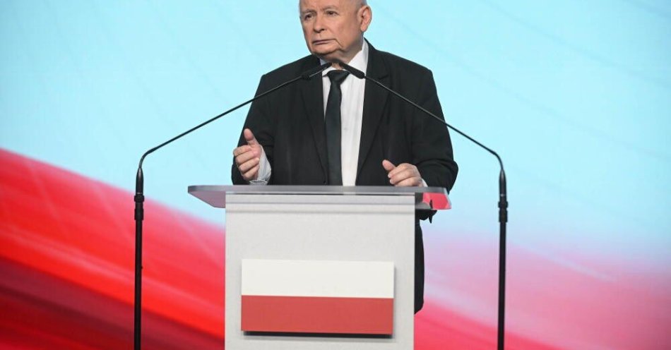 zdjęcie: Kaczyński: mam nadzieję, że spory między frakcjami w PiS szybko się skończą / Warszawa, 08.12.2025. Prezes Prawa i Sprawiedliwości Jarosław Kaczyński podczas konferencji prasowej w siedzibie ugrupowania przy ul. Nowogrodzkiej w Warszawie, 8 bm. (obm/mgut) PAP/Marcin Obara