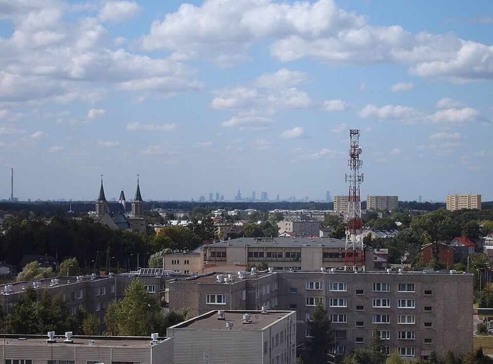 zdjęcie: 66 mln zł na kogenerację. ZEC Wołomin rozpoczyna największą inwestycję / Panorama Wołomina, fot. Florekf, CC BY 2.5, https://commons.wikimedia.org/wiki/File:Panorama_Wo%C5%82omina.jpg