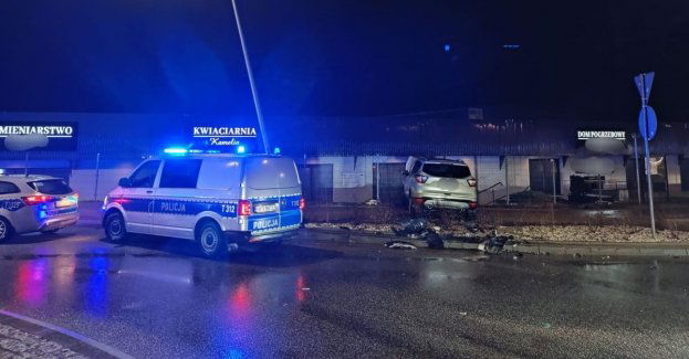 Jeden uszkodził samochód i chciał się dogadać, drugi zniszczył 2 auta, latarnie i ogrodzenie – obaj byli pijani