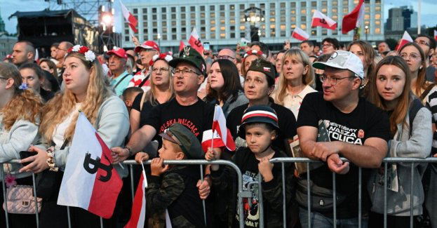 Warszawiacy znów zaśpiewali (nie)zakazane piosenki na placu Piłsudskiego