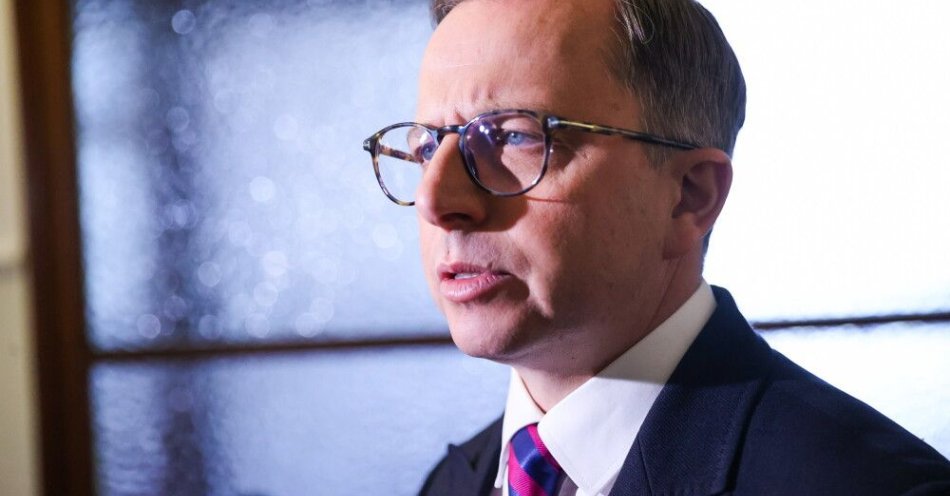 zdjęcie: Joński: decyzja o rozwiązaniu partii Inicjatywa Polska zapadnie 15 listopada / Łódź, 26.02.2024. Poseł KO Dariusz Joński na konferencji prasowej w siedziba ZNP w Łodzi, 26 bm. Spotkanie dot. wyzwań jakie czekają oświatę w 2024 r. (aldg) PAP/Marian Zubrzycki