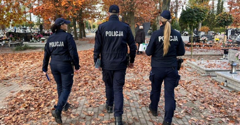 zdjęcie: Bezpieczny listopad: jak uniknąć zagrożeń przy cmentarzach / fot. KPP Nowy Tomyśl