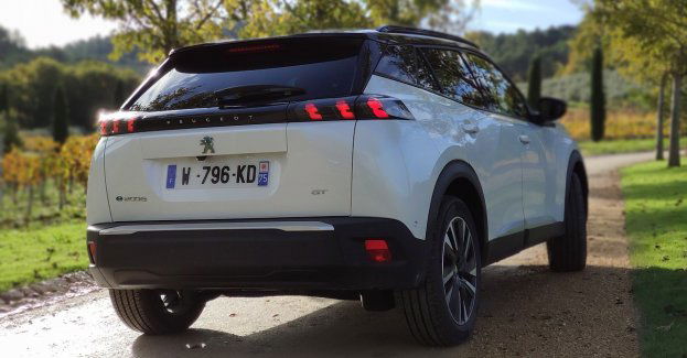 21-latek jechał autem, mimo że nie ma prawa jazdy; grozi mu do 30 tys. zł grzywny