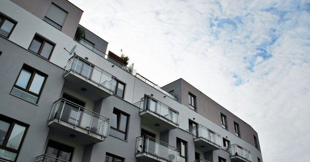 Chłopiec, który wypadł z balkonu na piątym piętrze, opuścił szpital