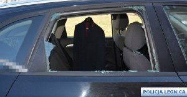 Nigdy nie zostawiaj cennych rzeczy w aucie