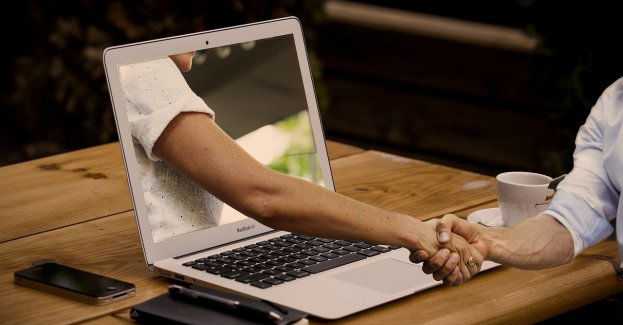 Bez kontaktu z pracownikami też złożysz dokumenty w ZUS. Telefony,  e-maile i portal PUE - wykorzystaj te kanały