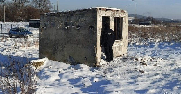 Policja kontroluje pustostany w Pińczowie i chroni osoby bezdomne