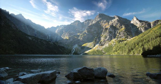 Szlak wokół Morskiego Oka podtopiony; intensywne opady utrudniają wędrówki