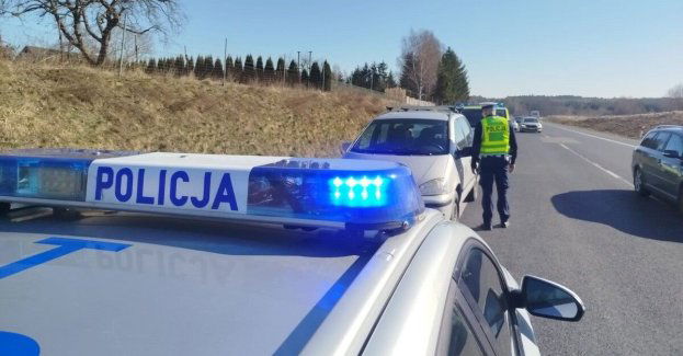 Uciekał przed policją pijany i z narkotykami