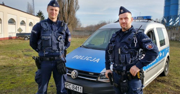 Grudziądzcy policjanci pilotowali rodziców z synem do szpitala