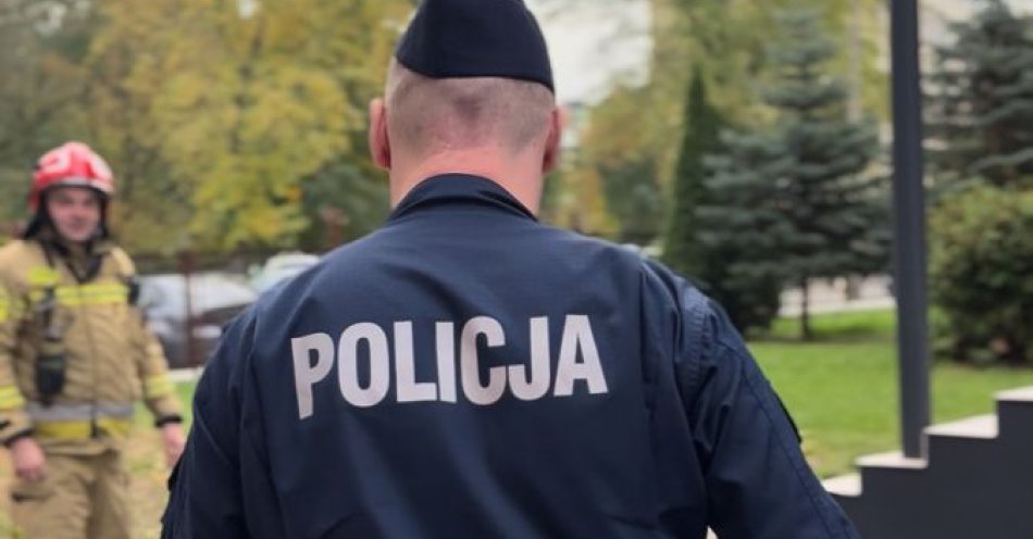 zdjęcie: Fałszywy alarm w SP3 w Olkuszu. Ćwiczenia służb i ewakuacja / fot. KMP w Olkuszu