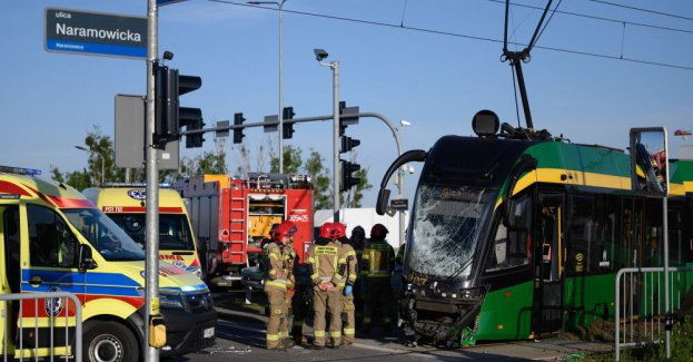 Zderzenie tramwaju i dźwigu, sześć osób poszkodowanych