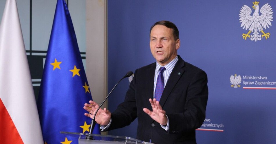 zdjęcie: Sikorski: w Indiach będę zachęcał do nawiązania bliższej współpracy w dziedzinie bezpieczeństwa / Warszawa, 16.01.2026. Wicepremier, minister spraw zagranicznych RP Radosław Sikorski na briefingu prasowym w siedzibie MSZ w Warszawie, 16 bm. Spotkanie dot. wizyty szefa MSZ w Indiach, planowanej w dniach 17-20 stycznia br. (mr) PAP/Paweł Supernak