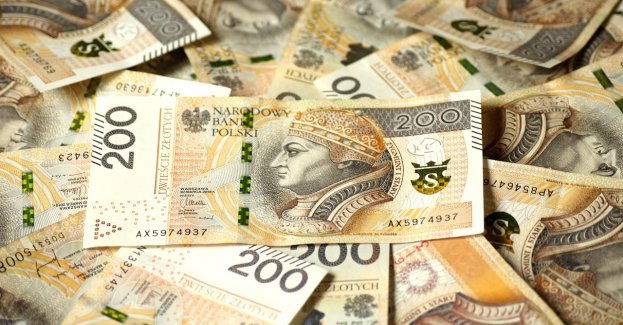 Policja ustaliła tożsamość oszukanej seniorki, która zatrzymanemu 21-latkowi przekazała blisko 60 tys. zł